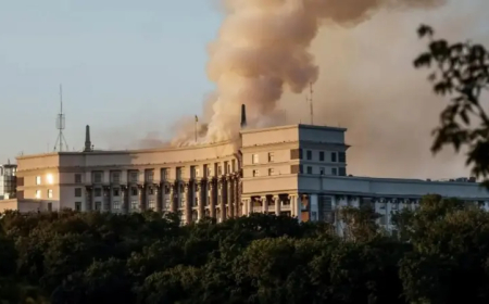 Ukraine: Uburusiya bwarashe bwa mbere inyubako nkuru za Leta i Kyiv