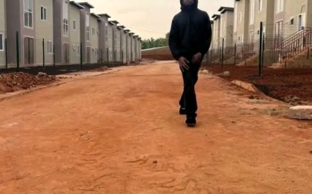 Mr Eazi agiye kumurika inzu yubatse mu Rwanda