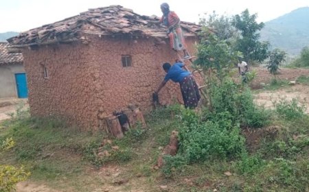 Nyamagabe: Abantu batatu bafunzwe bazira gusenyera umwisengeneza wabo