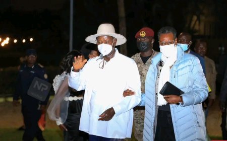 Museveni yijeje abahanzi inkunga ya miliyali 30