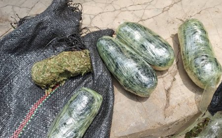 Burera: Polisi yafatiye mu cyuho umugabo wari utwaye urumogi mu buryo budasanzwe