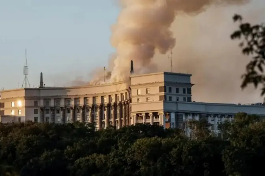 Ukraine: Uburusiya bwarashe bwa mbere inyubako nkuru za Leta i Kyiv