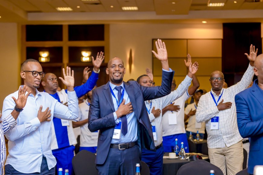 Babategetse kuzimya Telefone! Ibidasanzwe byabaye mu nteko rusange ya Rayon Sports