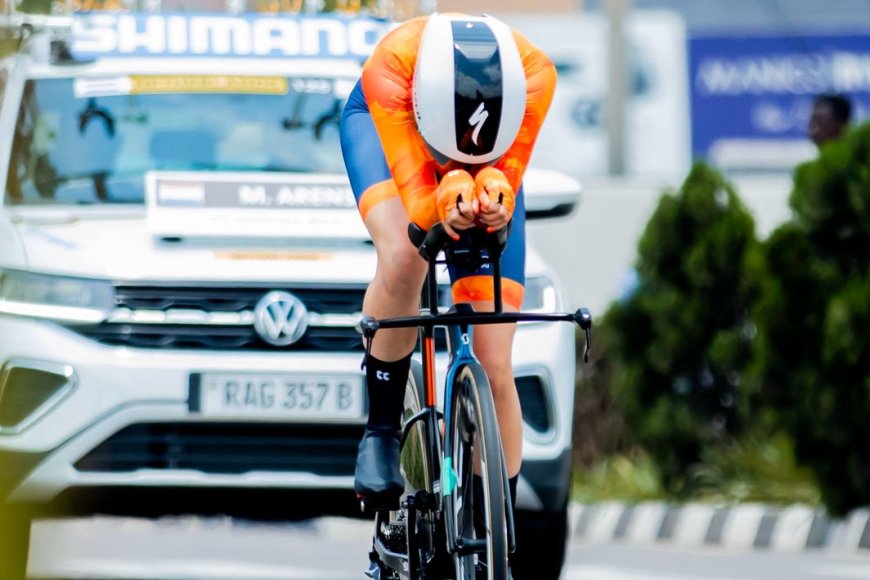 Ahazamuka ariruka cyane! Megan Arens wegukanye shampiyona y'isi y'Amagare mu Bangavu azwiho iki mu mukino w'Amagare?