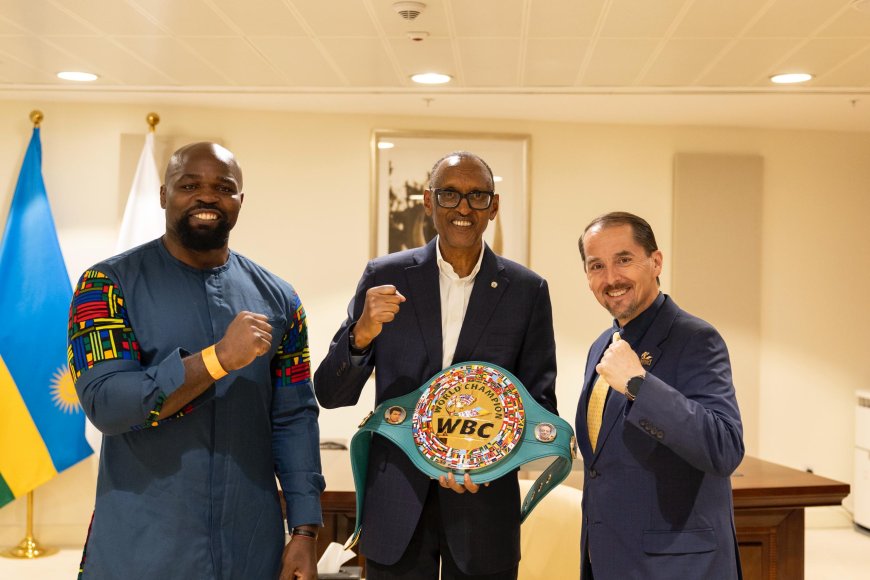 Perezida Kagame yahawe Umukandara wa WBC n’umukinnyi w’iteramakofe ukomeye cyane ku isi Carlos Takam