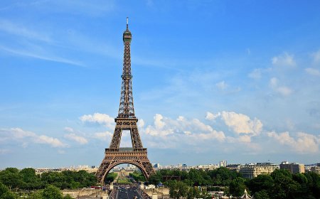 Lecornu’s Sudden Resignation Sparks Questions About Macron’s Leadership