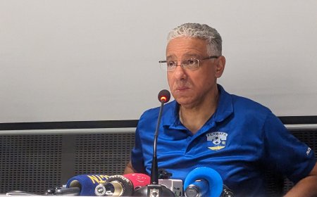 Nditeguye papa! Adel Amrouche yitwikiriye umutaka w’intsinzwi atanga ubutumwa