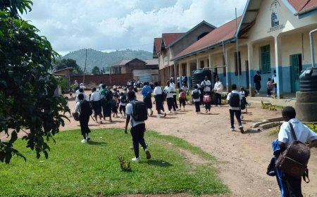 I Beni amashuri yahagaze