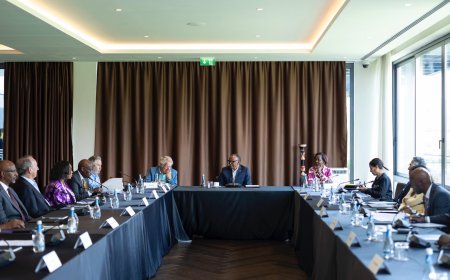 Perezida Kagame yaganiriye n'abajyanama be