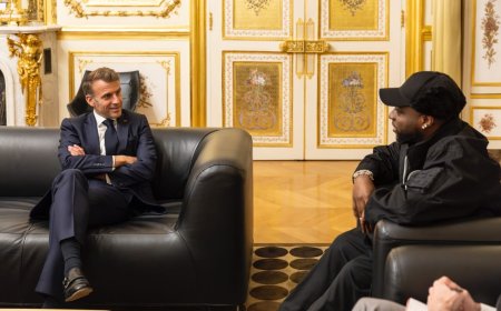 Davido yashyikiranye na Perezida Emmanuel Macron 