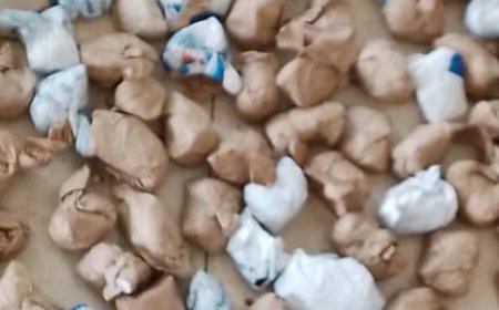 Kigali: Polisi yafashe abagabo babiri bafite udupfunyika 617