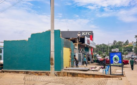 Giporoso:Ibikorwa byo gusenya inzu ziri ahazanyuzwa umuhanda wo mu kirere zatangiye gusenywa(Amafoto)