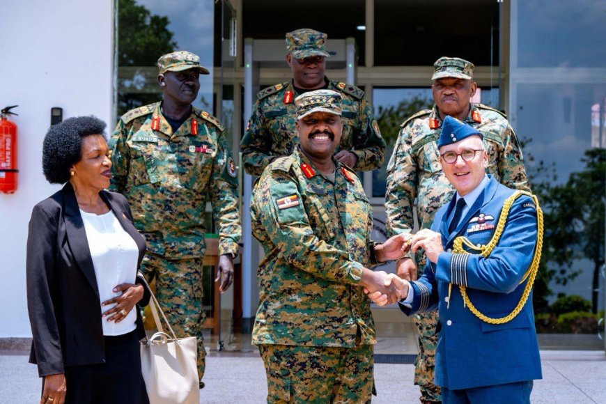 Gen Muhoozi yakiriye mugenzi we wa Canada Colonel Braithwaite i Kampala