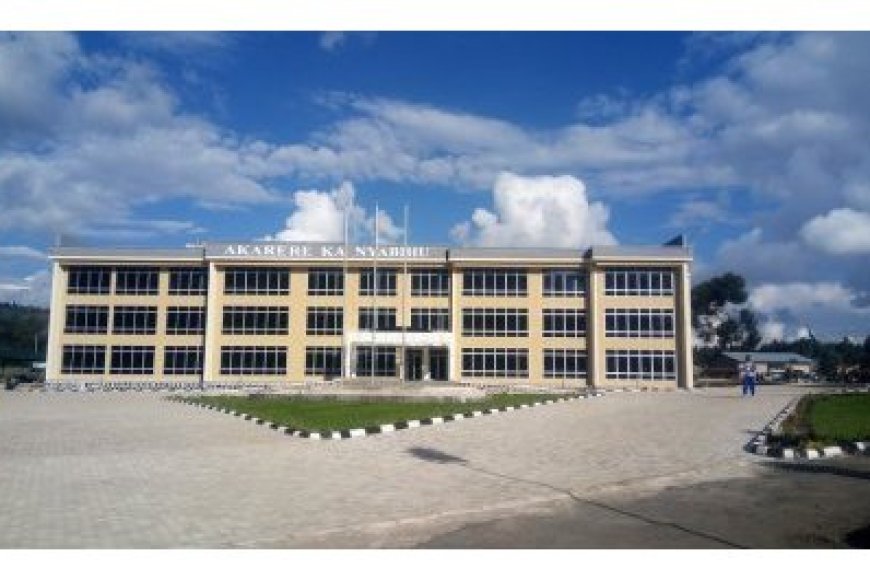 Nyabihu: Abakozi 14 barimo batandatu bo mu Karere bafuzwe bakurikiranyweho uburiganya mu myubakire