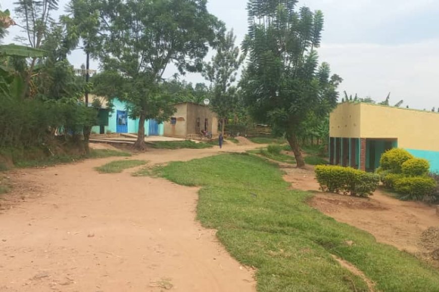 Mageragere: Abaturage ntibavuga rumwe na Gitifu wababwiye ko bari munsi y’ibirenge bye