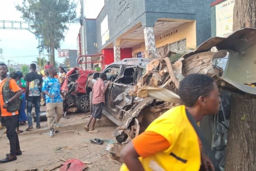 Kamonyi: Impanuka y’imodoka ya Howo yapfiriyemo babiri, abandi 11 barakomereka