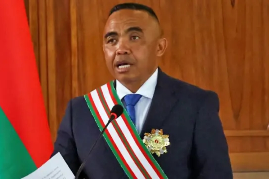 Col. Randrianirina yarahiriye kuyobora Madagascar nyuma yo guhirika Rajoelina