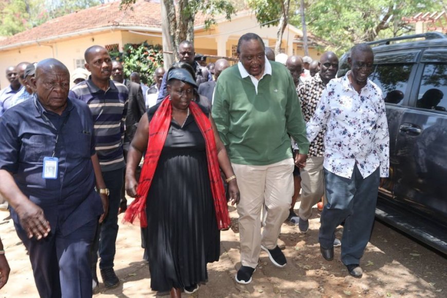 Ruth Odinga Amshukuru Rais Mstaafu Uhuru Kenyatta kwa Mshikamano Wakati wa Mazishi ya Raila Odinga