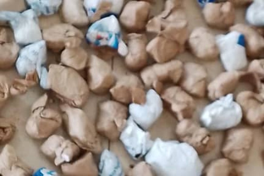 Kigali: Polisi yafashe abagabo babiri bafite udupfunyika 617