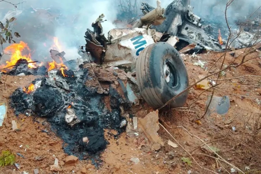 Indege itwaye abantu 12 yakoze impanuka mu majyepfo ashyira uburasirazuba bwa Kenya