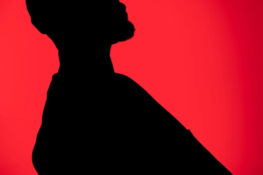 Ingaruka z'ubujiji bw'umuhanzi mu kwamamaza indirimbo nshya (Ubusesenguzi)