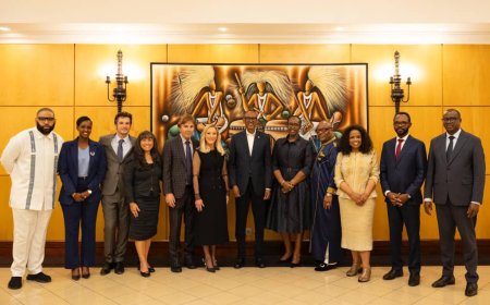 Perezida Kagame yaganiriye  n’abajyanama ba Trump ku mahoro n’imyemerere