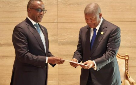Minisitiri Dr. Biruta yashyikirije Perezida wa Angola ubutumwa bwa Perezida Kagame