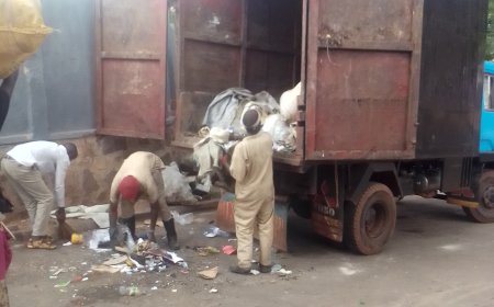 Nyarugenge: Abatwara ibishingwe muri COCEN baratabaza