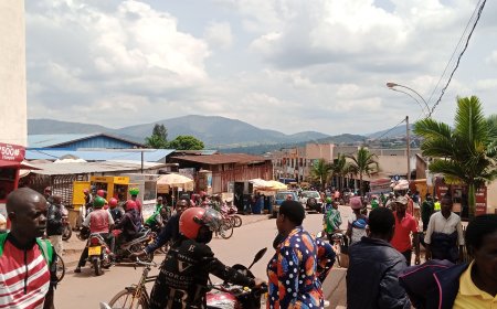 Huye: Ubuyobozi bwihanangirije abubaka mu kajagari