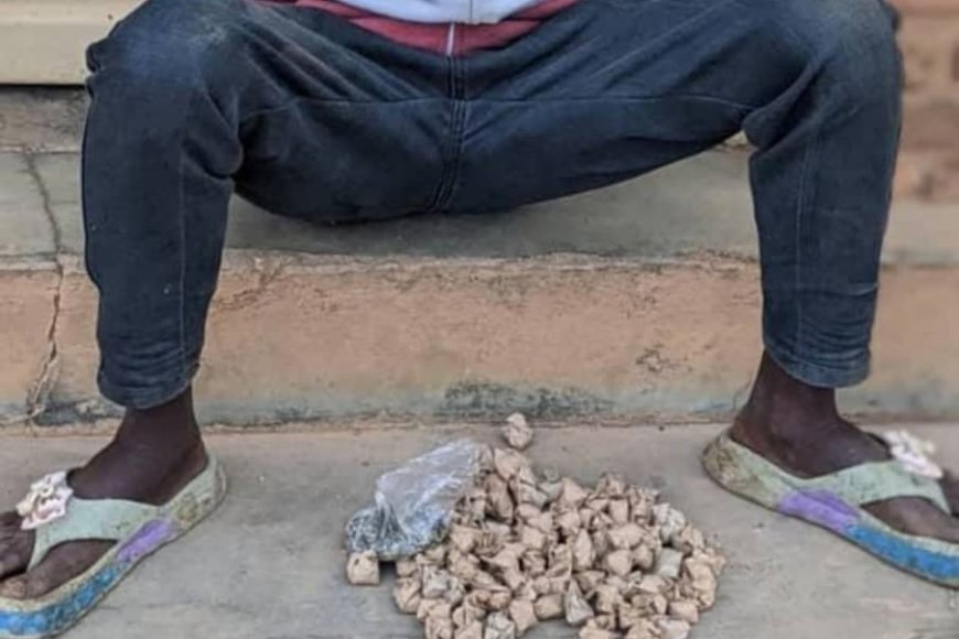 Kamonyi: Polisi yafatanye abagabo babiri udupfunyika 85 tw’urumogi