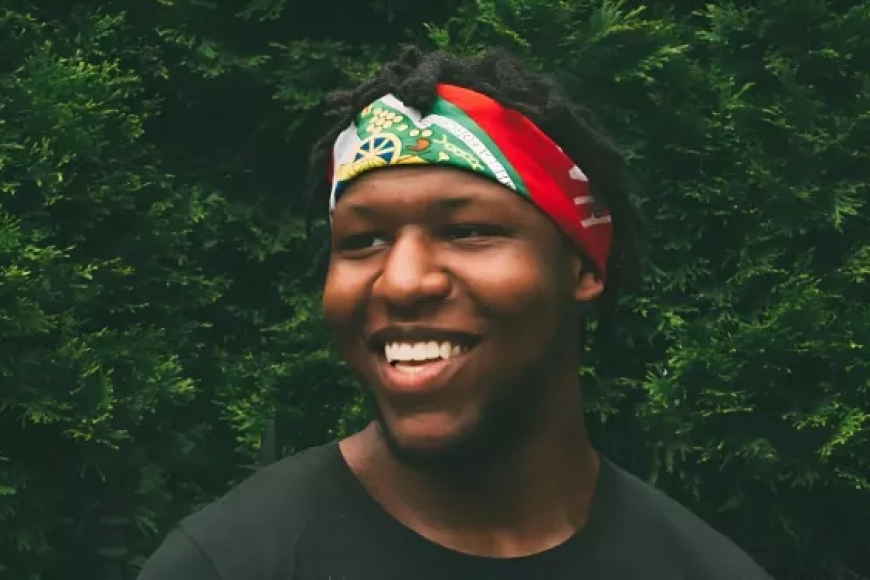 Umukinnyi wa Box yikubise hasi mu mukino kurokoka biranga