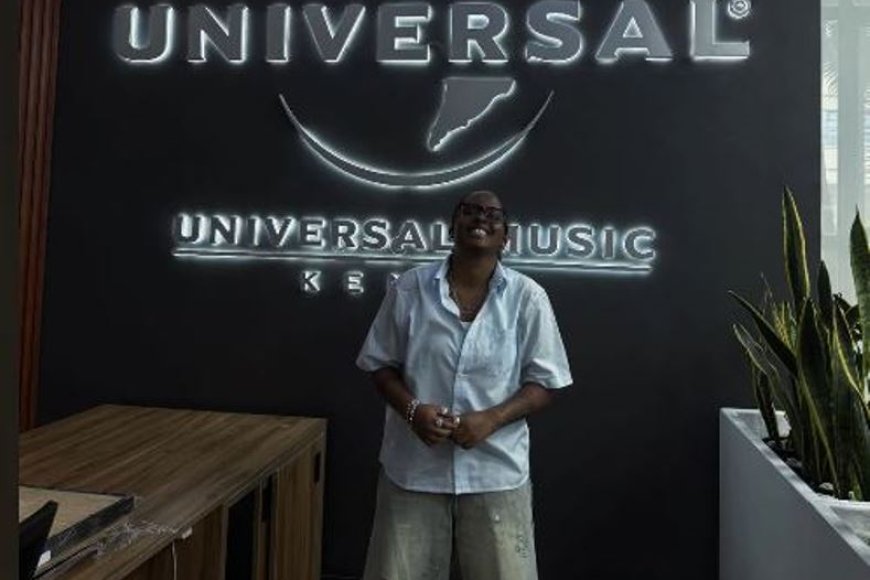 Ariel Wayz yasubukuye ibikorwa na Universal Music Group