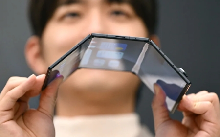 Samsung igiye gukora telefone izingwa inshuro eshatu