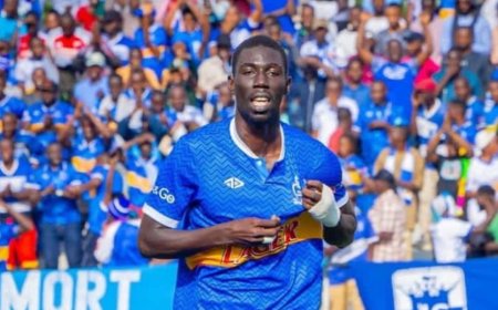 Fall Ngagne yanze gukinira Rayon Sports ku bushake