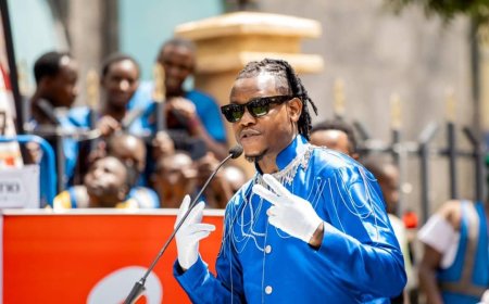 Abafana bavugirije 'Boo' Bruce Melodie basize ubuhe butumwa?