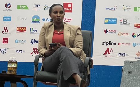 Huye: Mutesi Scovia yakebuye abanyeshuri biga itangazamakuru