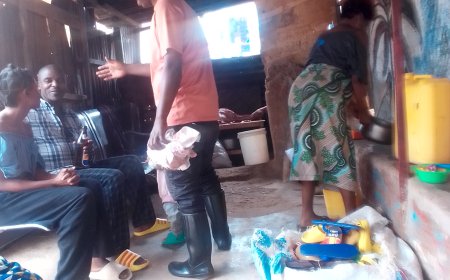 Gitega: Babangamiwe n’utubari tutagira ubwiherero dutuma abasinzi bihagarika ku ngo