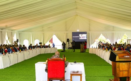 Perezida Museveni yayoboye inama idasanzwe ku mutekano mu burasirazuba bwa RDC