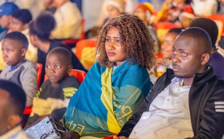 Abanyamujyi barebye filime 'The Bridge of Christmas '