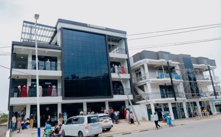 Rubavu:Abahoze ari abazunguzayi biyubakiye inzu ya miliyoni 450 Frw