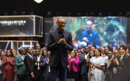 Perezida Kagame yasabye urubyiruko kubaka igihugu bashingiye ku ndangagaciro