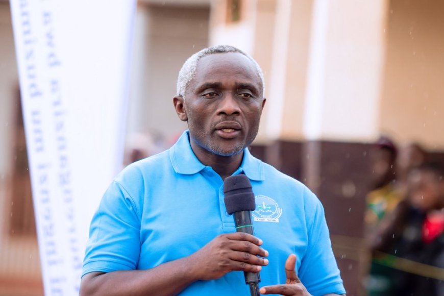 Meya wa Rusizi yemeje ko abaturage bagaragaye banywa urumogi bazakurikiranwa