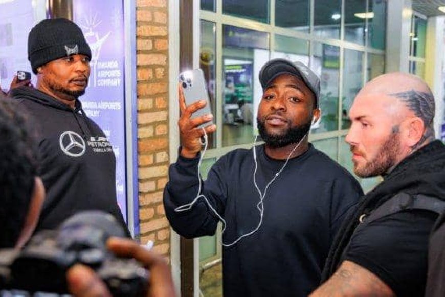 Davido yaciye amazi itangazamakuru 