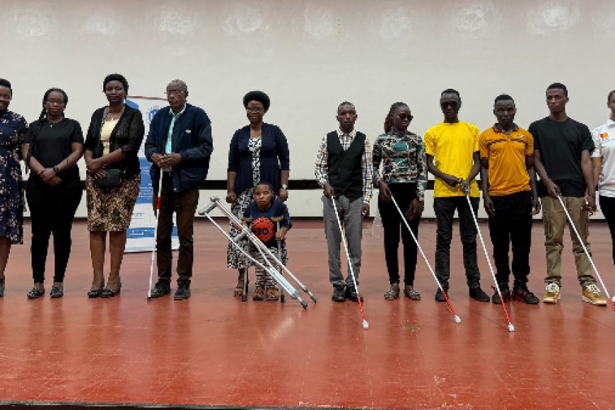 UR Huye: Abafite ubumuga bahawe ibikoresho bibafasha mu buzima bwabo