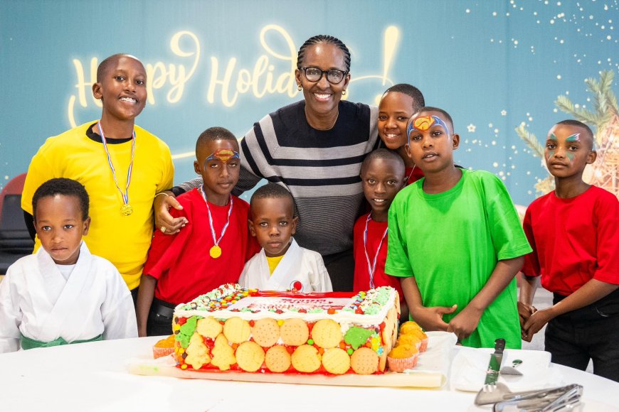 Madamu Jeannette Kagame yahuye n'abana mu birori ngarukamwaka
