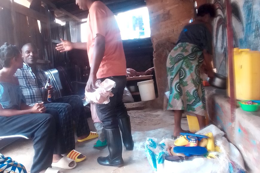 Gitega: Babangamiwe n’utubari tutagira ubwiherero dutuma abasinzi bihagarika ku ngo