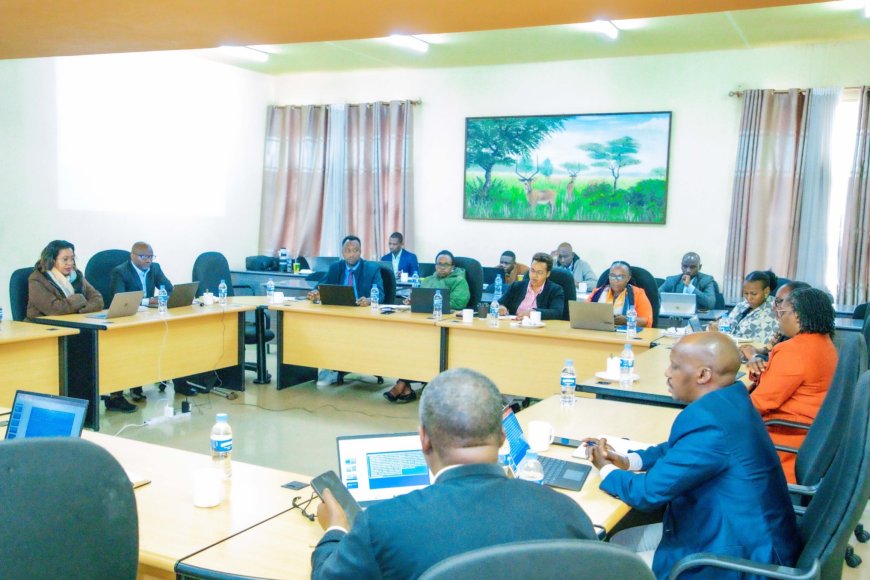 Huye: Ubuyobozi bw’Akarere bwiyemeje kugeza amazi meza n’umuriro ku baturage