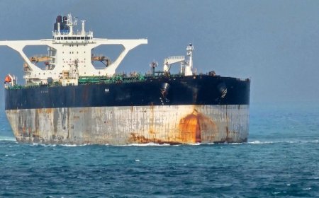 U.S. Seizes Two Oil Tankers, Including Russian-Flagged Vessel, in Crackdown on Venezuelan Crude