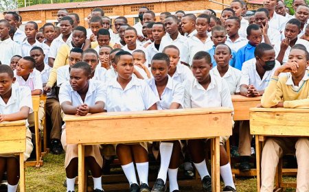 Huye: Minisiteri y’Ubuzima yasabye abanyeshuri kwimakaza isuku aho bari hose