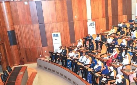 Tanzania: Banki Nkuru yahuguye abanyeshuri ku bijyanye no kurinda agaciro k'amashiringi